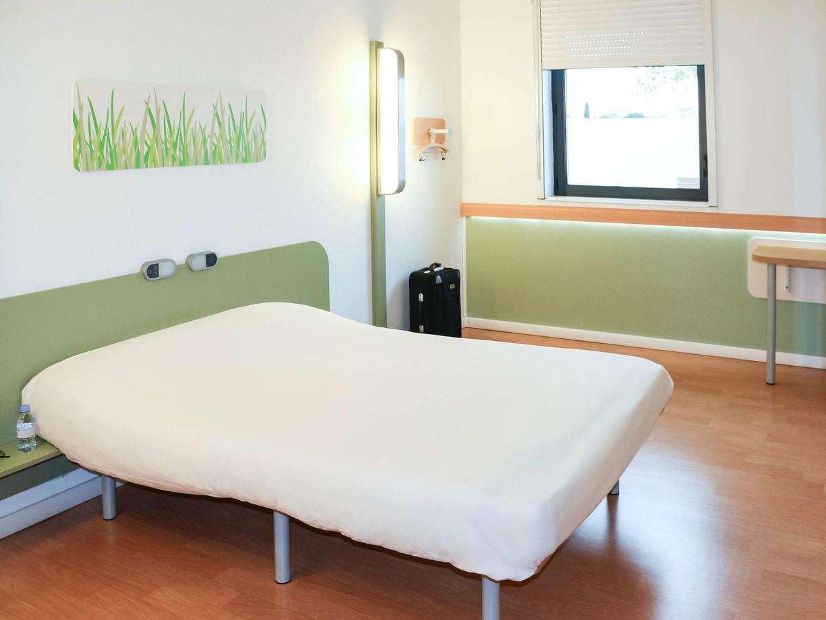 Ibis Budget Castelnaudary - A61 Buitenkant foto