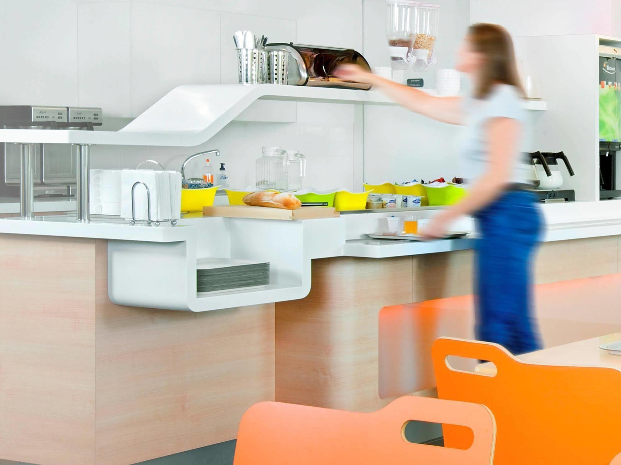 Ibis Budget Castelnaudary - A61 Buitenkant foto